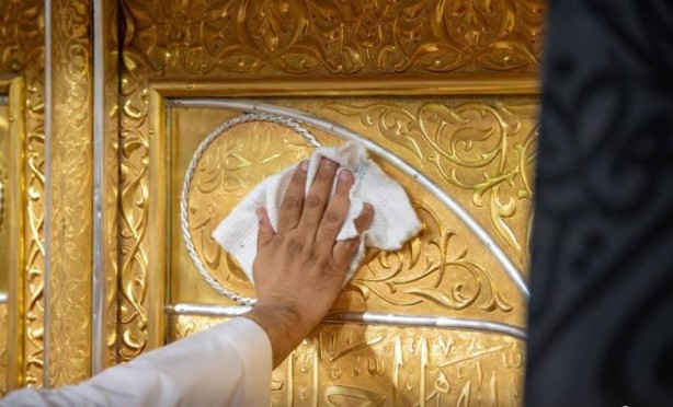 Foto - Kabe gül ve zemzem suyuyla yıkandı