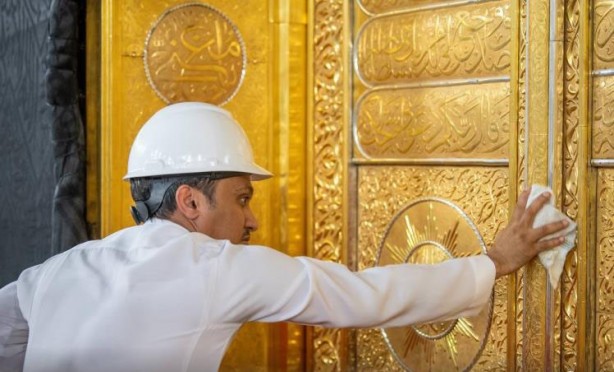 Foto - Kabe gül ve zemzem suyuyla yıkandı