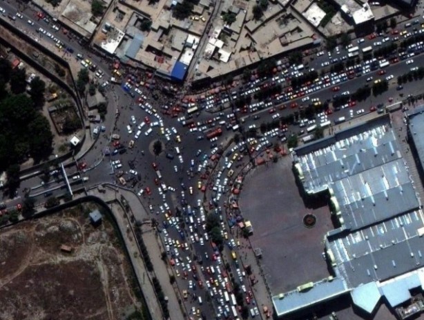 Kabil Havalimanı'nda izdiham! Uzaydan böyle görüntülendi