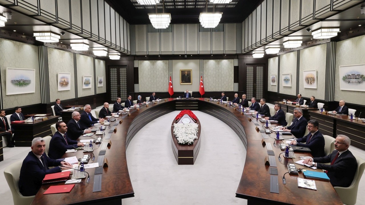 Foto - Kabine değişikliğiyle ilgili olay kulis: Kaynaklarımdan aldığım bilgiye göre Erdoğan'ın cebinde