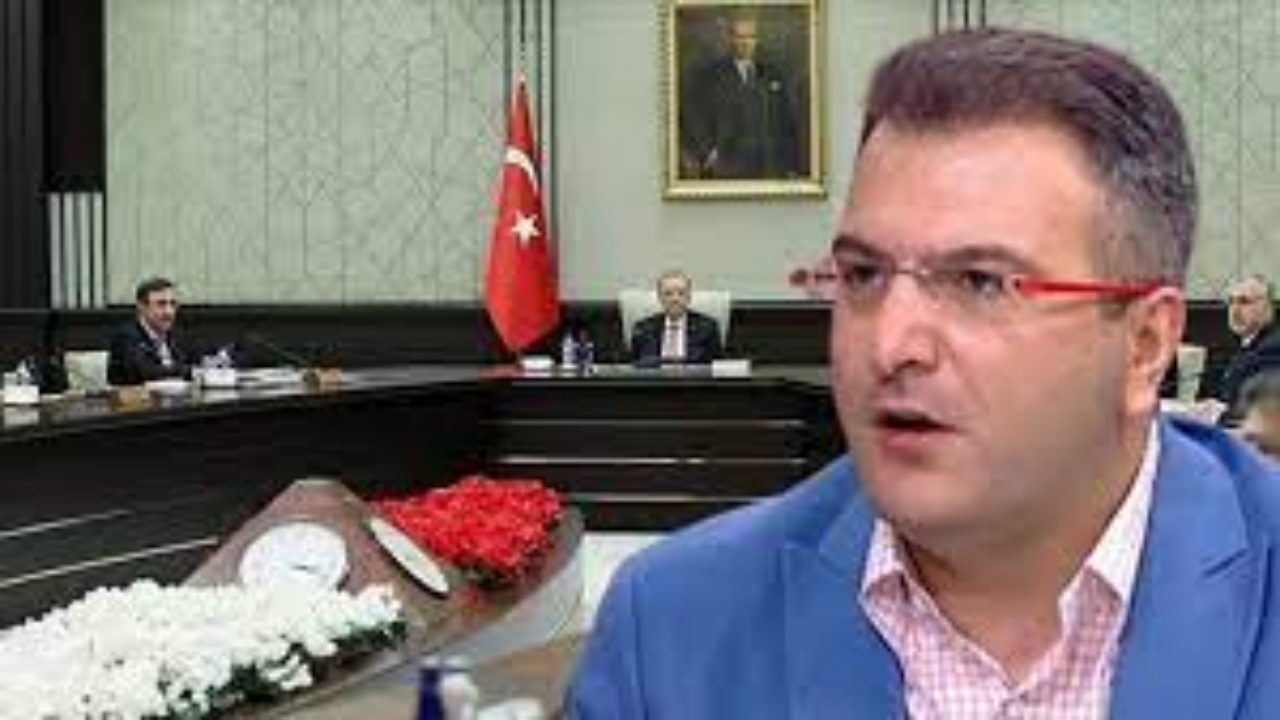 Kabine değişiyor mu? Kulağı delik Cem Küçük tarih vererek açıkladı, herkesi ters köşe yaptı