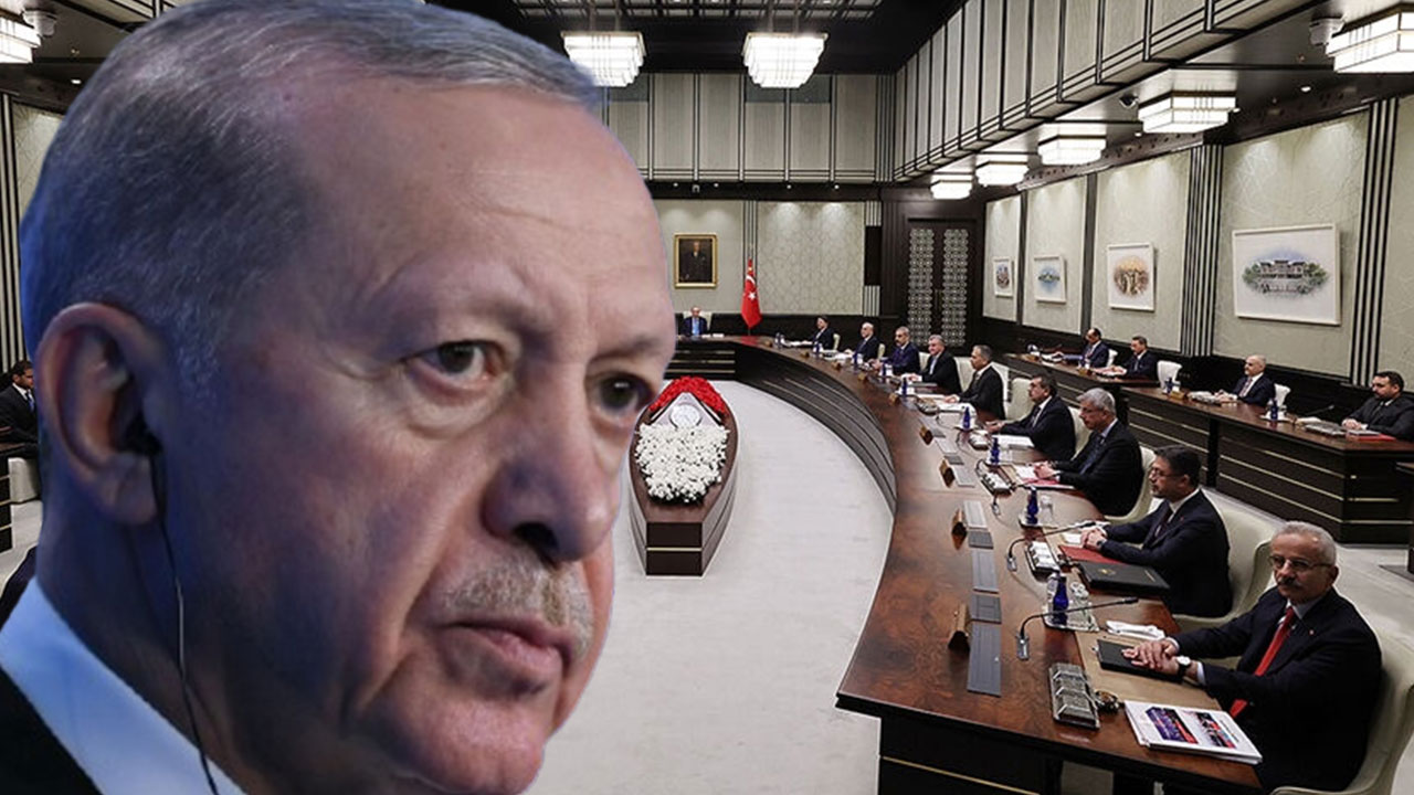Kabinedeki değişim gelişmesini gece yarısı açıkladı: Erdoğan çağırıp teşekkür etti