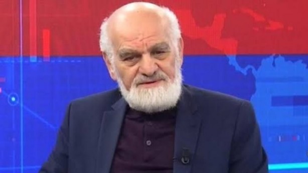 Kabine'den Mustafa Karahasanoğlu ağabey için taziye mesajları