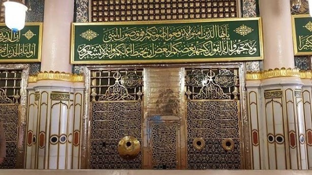 Foto - Kabir ziyaretinin faydaları nelerdir? Ölüler kabrine gelenleri görür mü?