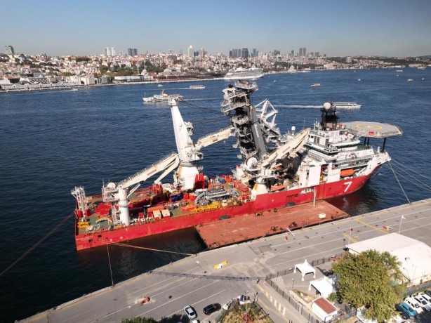 Foto - Kabloları denizin dibine döşeyecek... Böyle görüntülendi