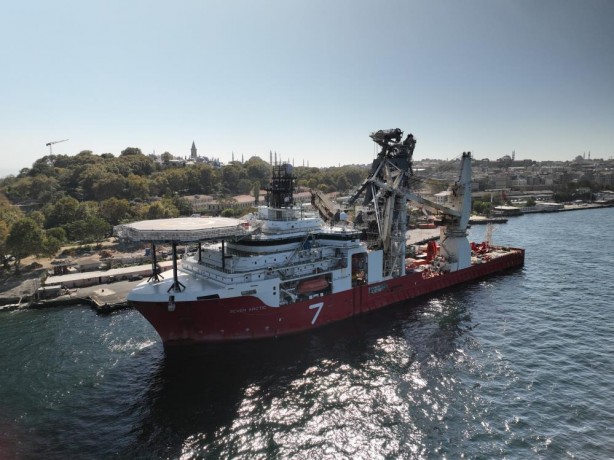 Foto - Kabloları denizin dibine döşeyecek... Böyle görüntülendi