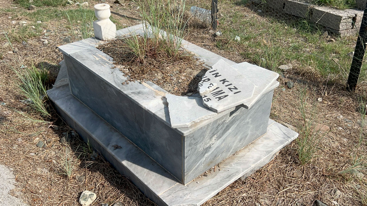 Foto - Kabristanda korkunç manzara! 13 mezarı parçalayan kişinin sırrı ortaya çıktı