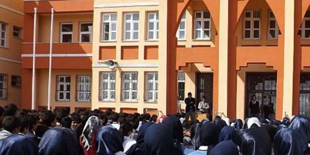 Foto - Kaç gün devamsızlıktan sınıfta kalınacak? Devamsızlıktan sınıfta kaç dersten kalınır?