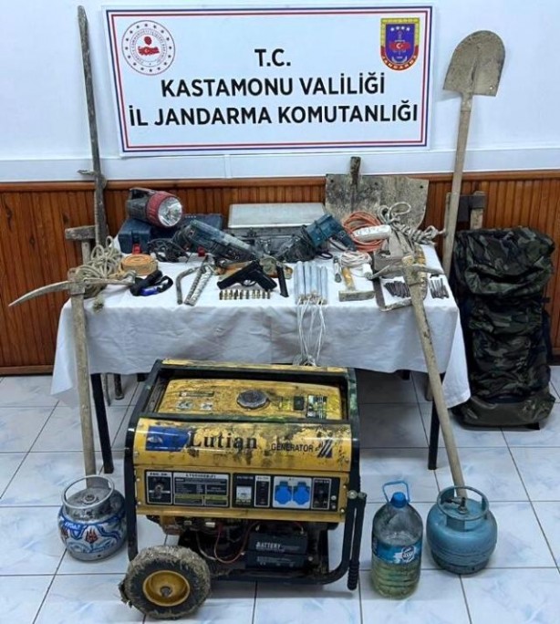 Foto - Kaçak definecilere baskın! 6 kişi gözaltına alındı