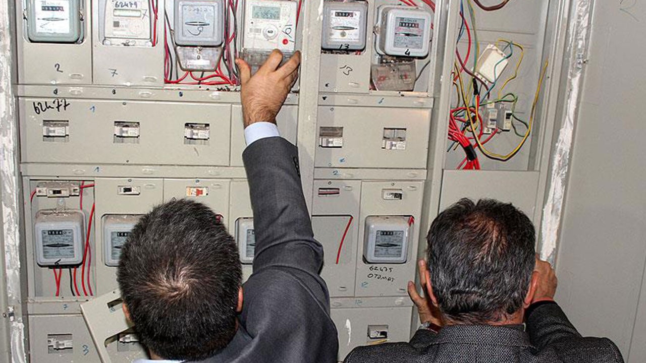 Kaçak elektrik kullanan utanmazlar işte şimdi yandı