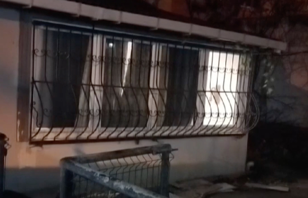 Kaçak silah ihbarına gittiler, gözlerine inanamadılar! Evden çıkanlar hayrete düşürdü! Yok artık daha neler