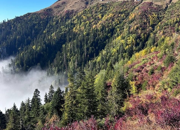 Kaçkar’larda iki mevsim aynı anda yaşanıyor