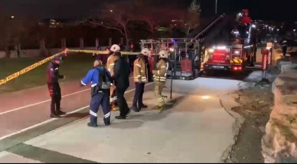 Foto - Kadıköy'de balıkçı teknesi karaya oturdu! Olay yerine ekipler sevk edildi