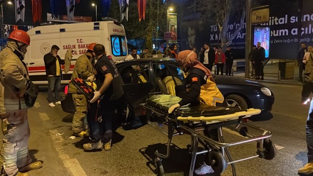 Kadıköy'de feci kaza! 3 kişi yaralandı