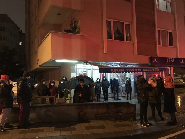 Foto - Kadıköy’de korkutan patlama: Kısıtlamada sokağa döküldüler