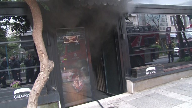 Foto - Kadıköy’de sabah saatlerinde çıkan yangın korkuttu