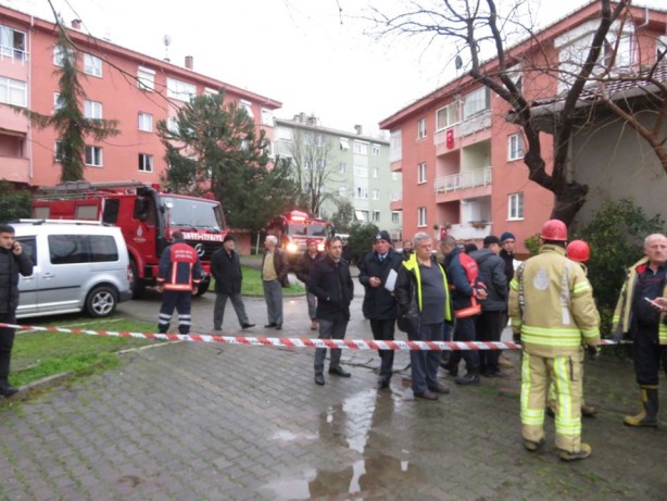 Foto - Kadıköy'de toprak kayması: 4 katlı bina boşaltıldı 
