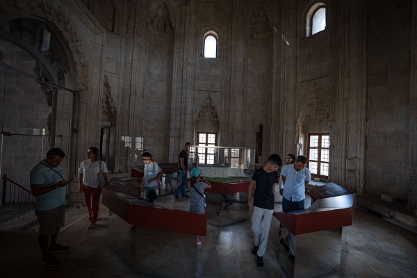 Foto - Kadim kentin göz bebeği: Çifte Minareli 