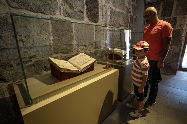 Foto - Kadim kentin göz bebeği: Çifte Minareli 