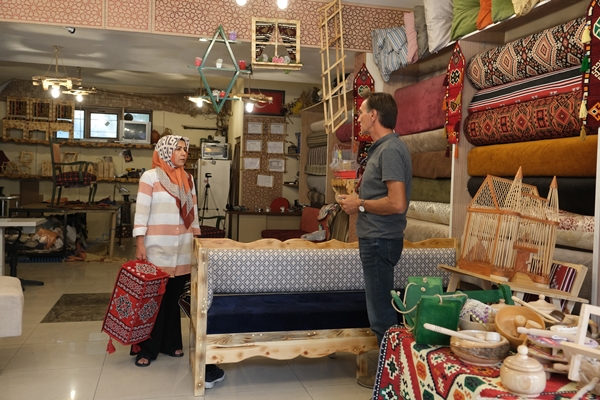 Foto - Kadın girişimci tek başına hem üretiyor hem onarıyor!