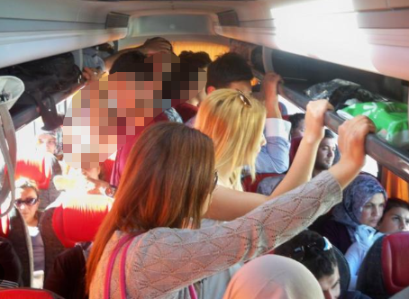 Foto - Kadın giyerse modern erkek giyerse sapık