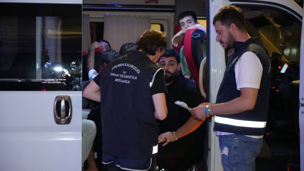 Foto - Kadın ve çocuklar da var! 27 kaçak göçmen yakalandı