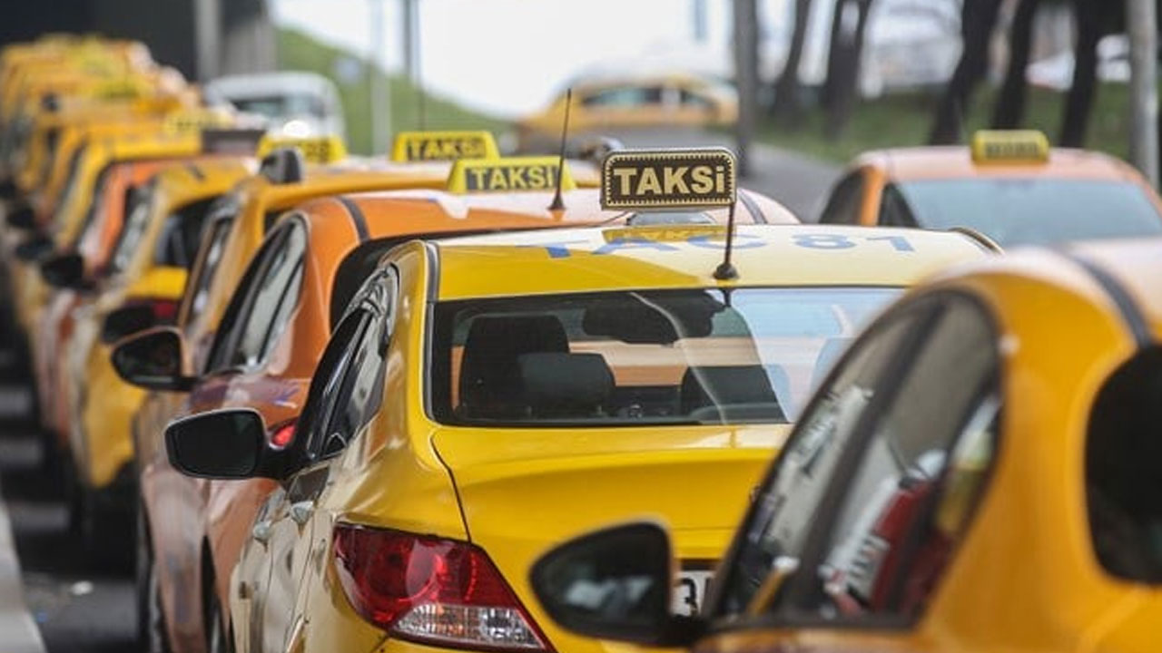 Foto - Kadın yolcu taksiciyi dövdü! Sebebine inanamayacaksınız...