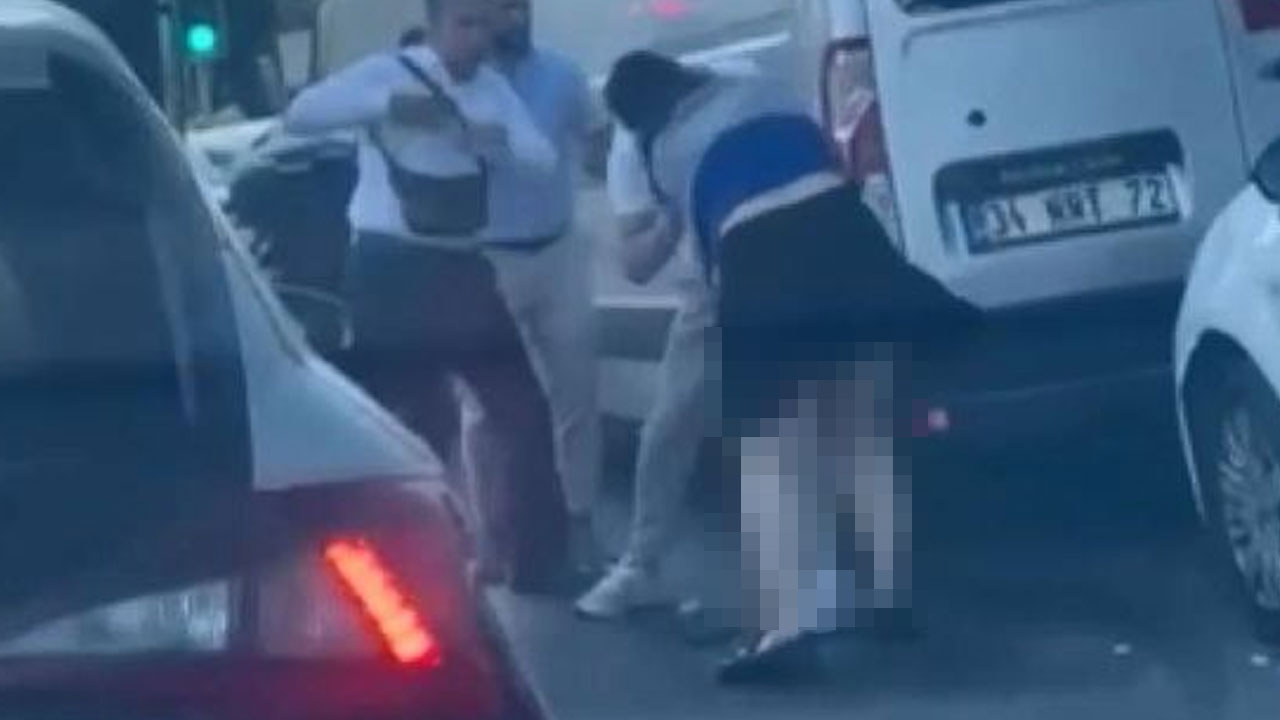 Kadın yolcu taksiciyi dövdü! Sebebine inanamayacaksınız...