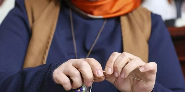 Foto - Kadınlar el emeğiyle ürettiği yemenileri dünyaya satıyor