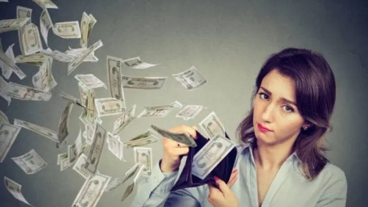 Foto - Kadınlar neden para biriktiremiyor?