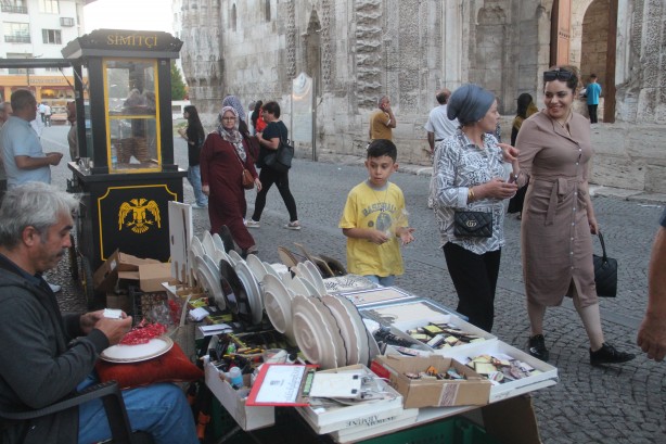Foto - Kadınlardan 200 TL erkeklerden 1 TL! Para kazanma tuzağında son nokta