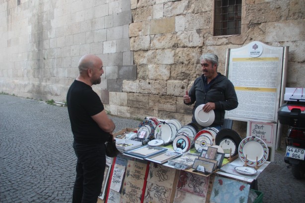 Foto - Kadınlardan 200 TL erkeklerden 1 TL! Para kazanma tuzağında son nokta