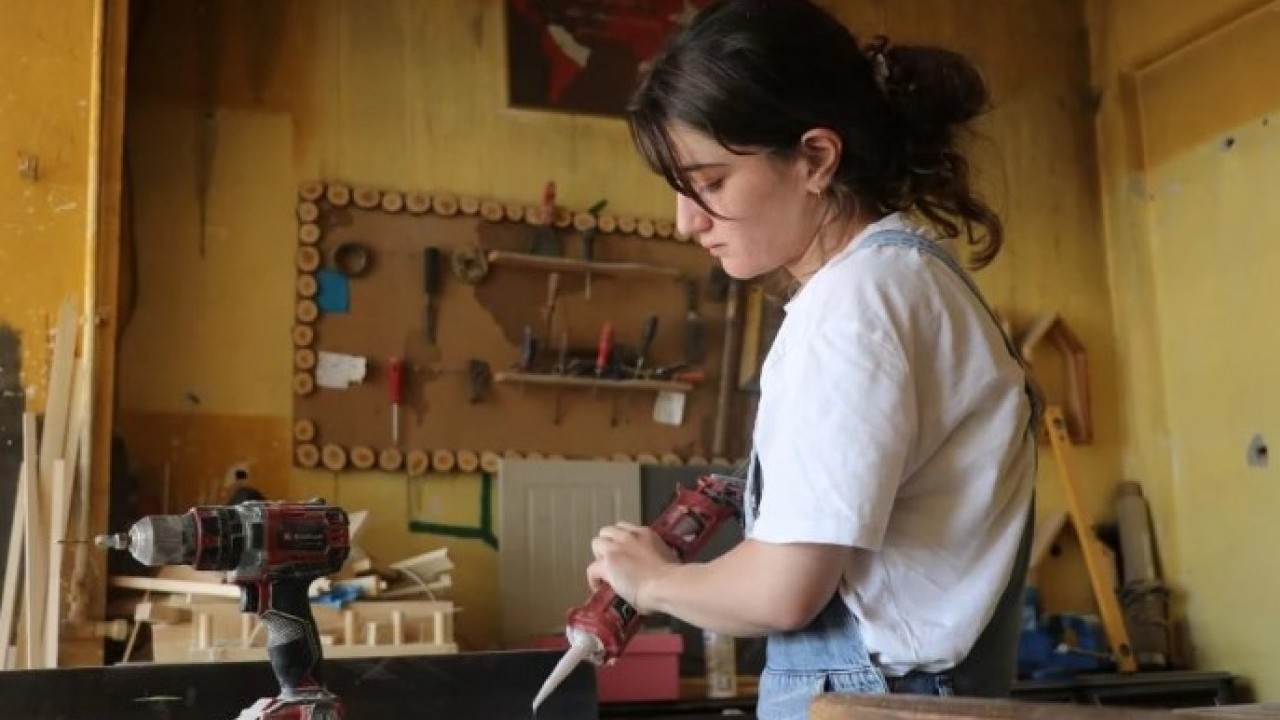 Foto - ‘Kadınsın yapamazsın’ dediler bakın ne yaptı! 26 yaşındaki Zeynep 7 ülkeye ihracat yapıyor