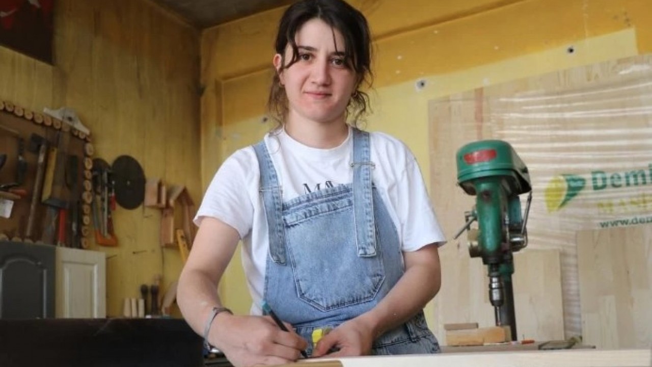 Foto - ‘Kadınsın yapamazsın’ dediler bakın ne yaptı! 26 yaşındaki Zeynep 7 ülkeye ihracat yapıyor