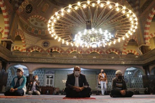 Foto - Kadir Gecesi dualarla idrak edildi