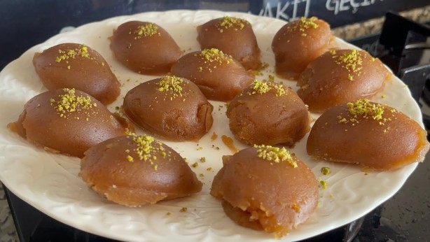 Foto - Kadir Gecesi helva tarifi! Kandilde yapılacak tatlılar neler, ne dağıtılır diyenlere... Kandil helvası nasıl yapılır? 