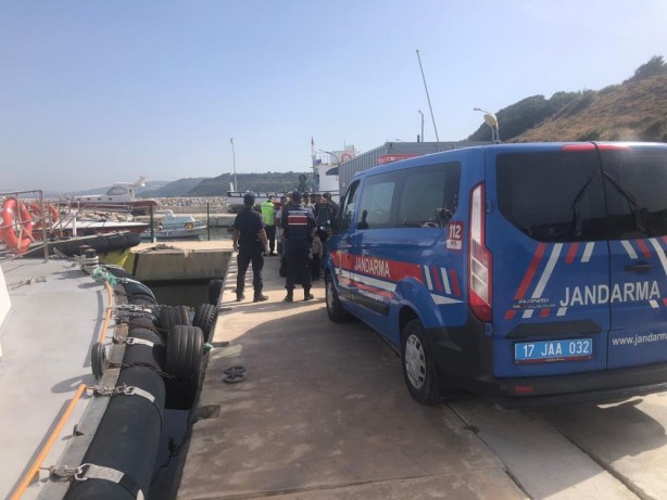 Foto - Kafadaş laikçiler bu işe ne diyecek? Alkolik kaptan bakın ne yaparken enselendi