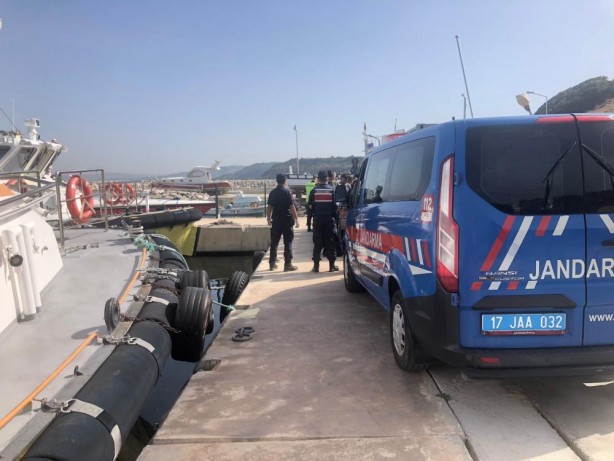 Foto - Kafadaş laikçiler bu işe ne diyecek? Alkolik kaptan bakın ne yaparken enselendi