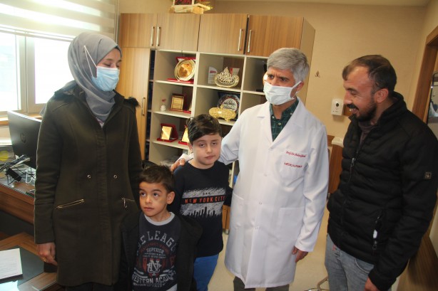 Foto - Kafasını saksıya çarpı zanneden çocuğun ailesine büyük şok!