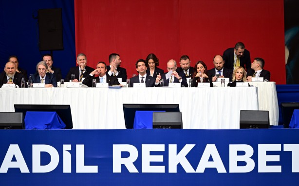 Foto - Kafayı yedi, lig bitince takımı ligden çekecekmiş! Tam bir tiyatro: Ali Koç'tan olay açıklama: Islıkla oy mu veriliyor!