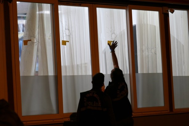 Foto - Kafeye ateş açtılar! Şüpheli vurularak durduruldu