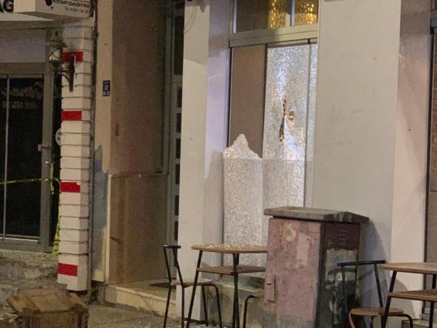 Foto - Kafeye silahlı saldırı