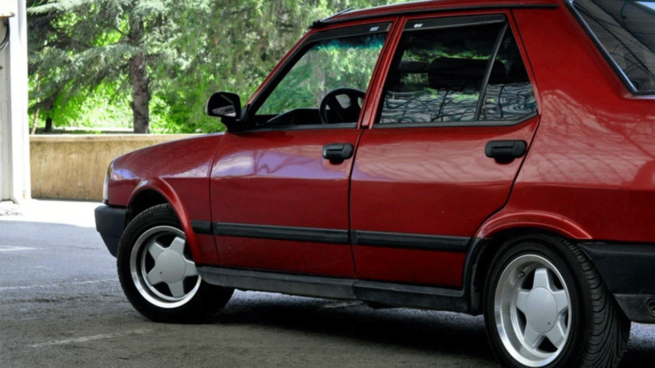 Foto - Kağıt gibi yırtılıyor ama nafile: Vatandaş'ın Tofaş aşkı bambaşka!