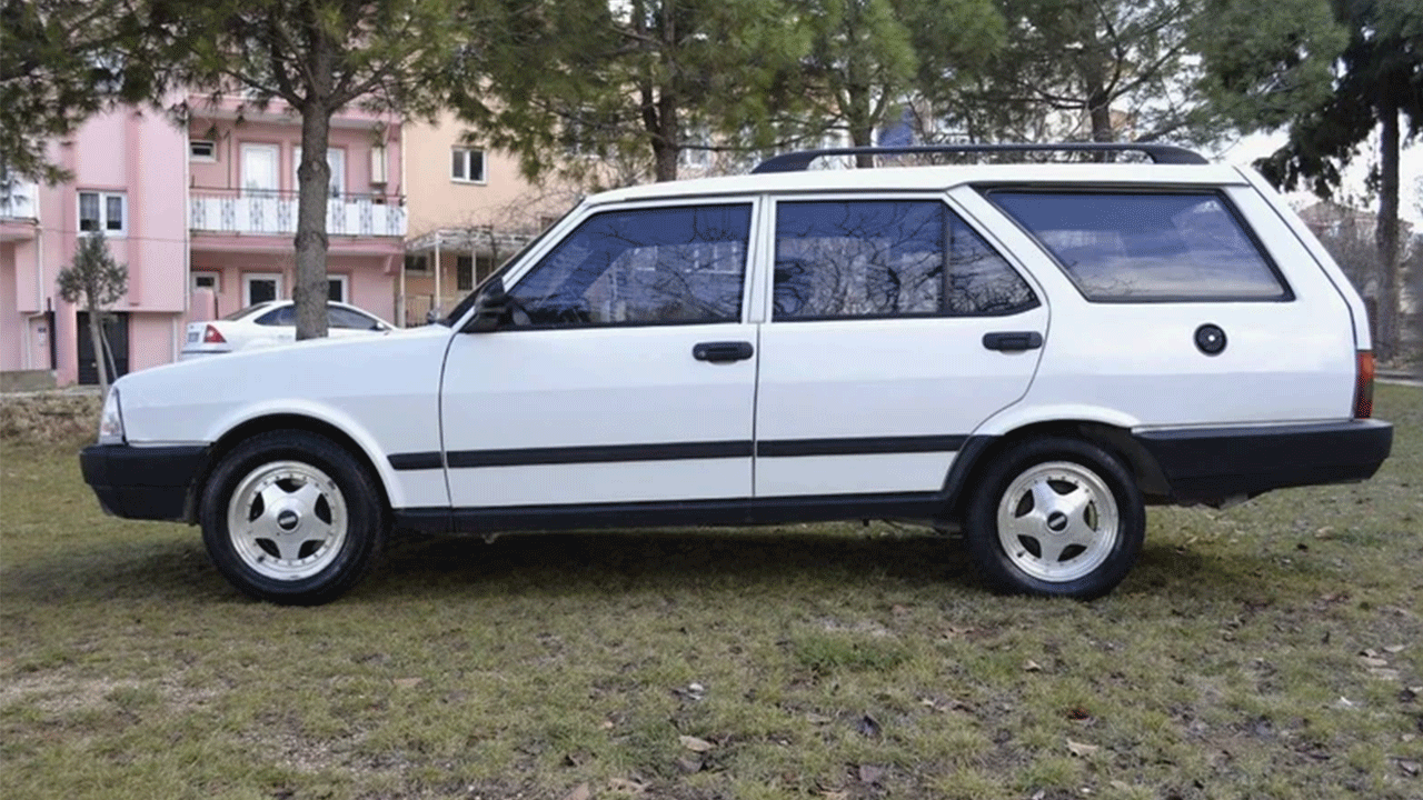 Foto - Kağıt gibi yırtılıyor ama nafile: Vatandaş'ın Tofaş aşkı bambaşka!