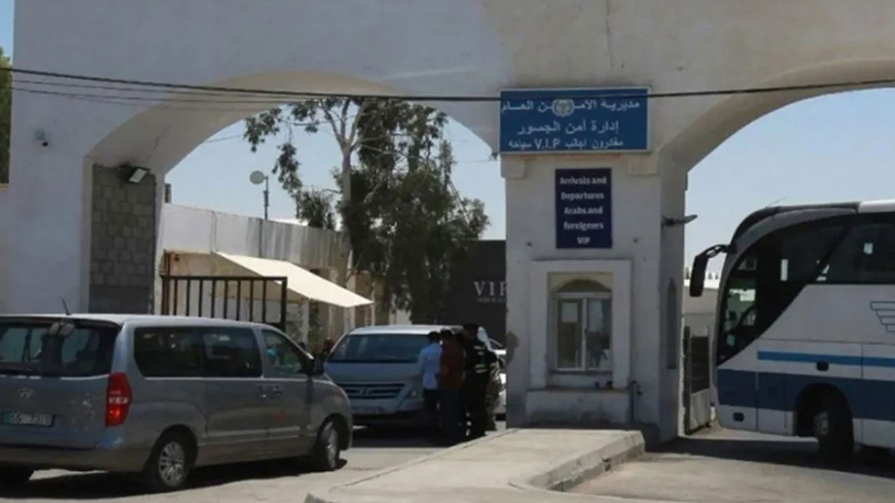 Foto - Kağıt üstünde İslam ülkesi... Yersen!.. İsrailli teröristlere saldıran Müslüman'ı kınadı