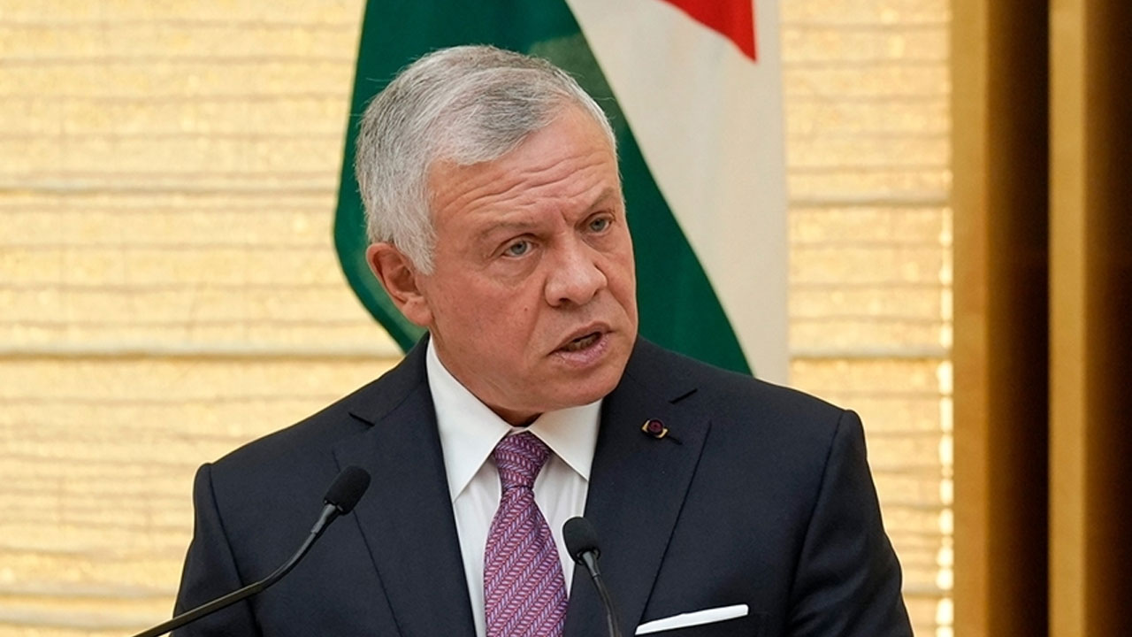 Foto - Kağıt üstünde İslam ülkesi... Yersen!.. İsrailli teröristlere saldıran Müslüman'ı kınadı