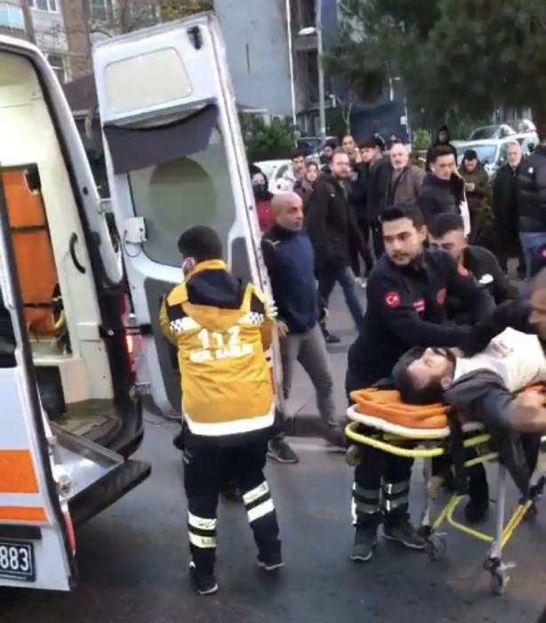 Kağıthane'de silahlı saldırı! Motosikletle kurşun yağdırdılar: 1 ölü, 2 yaralı