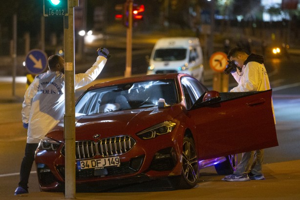 Kağıthane'de trafik ışıklarında silahlı saldırıya uğrayan kişi öldü