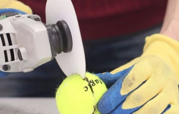 Foto - Kağıtları birleştirip bıçak üretti!