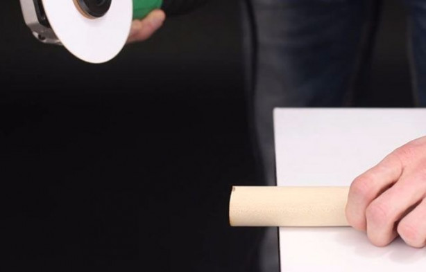 Foto - Kağıtları birleştirip bıçak üretti!